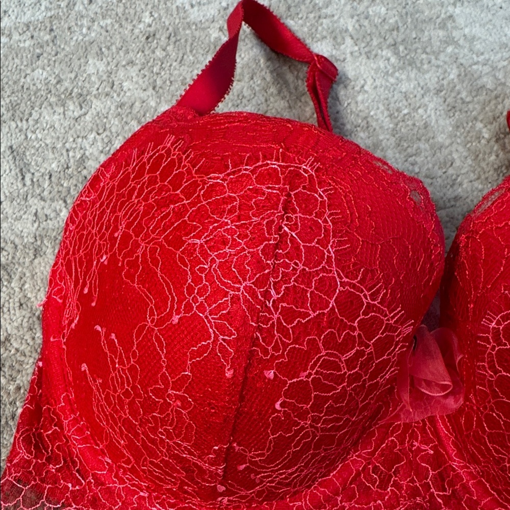 Victoria's Secret Vibrant Red Lace Bra - Picture 3 of 7